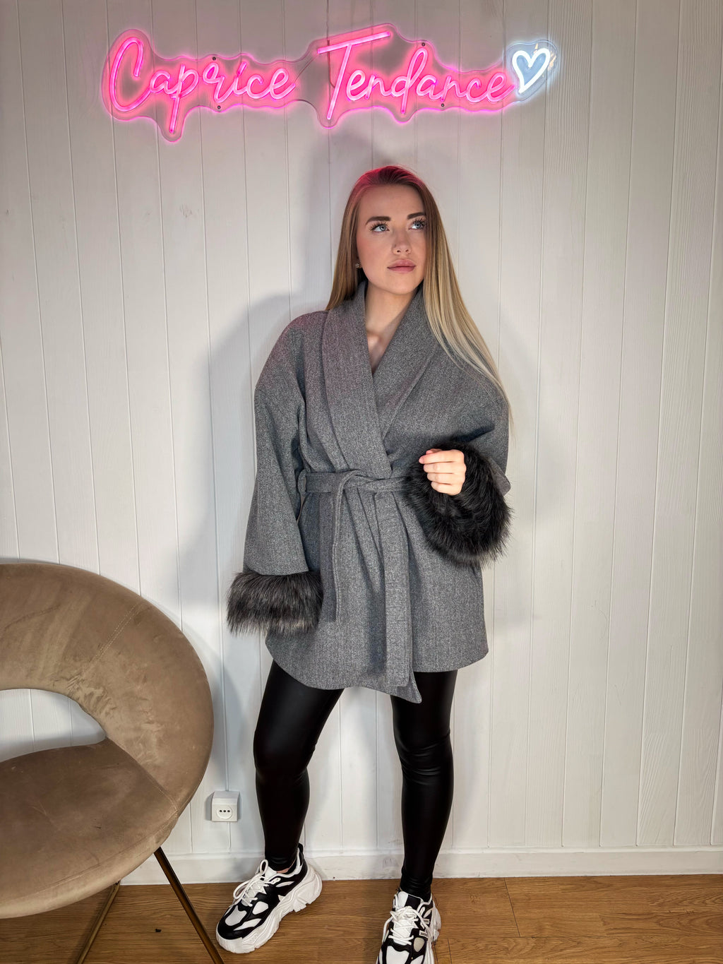 Veste longue à fourrure