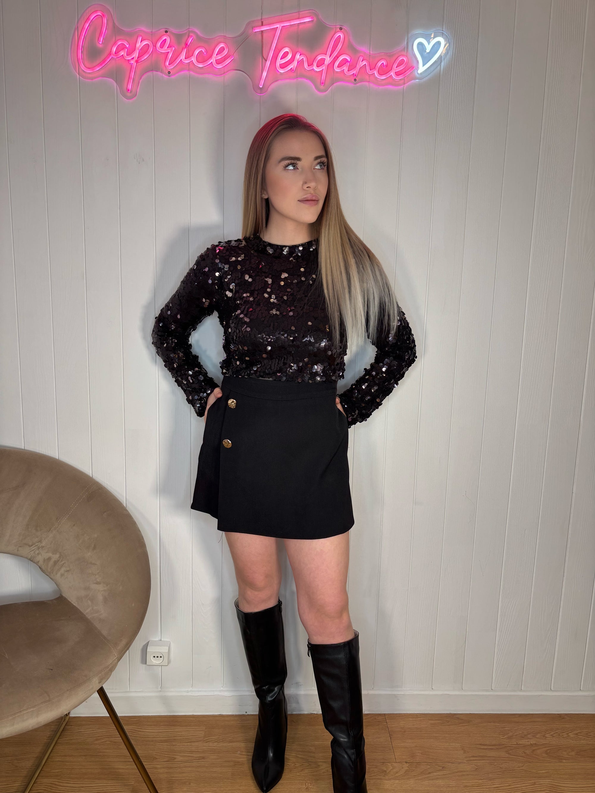 Haut court à sequins