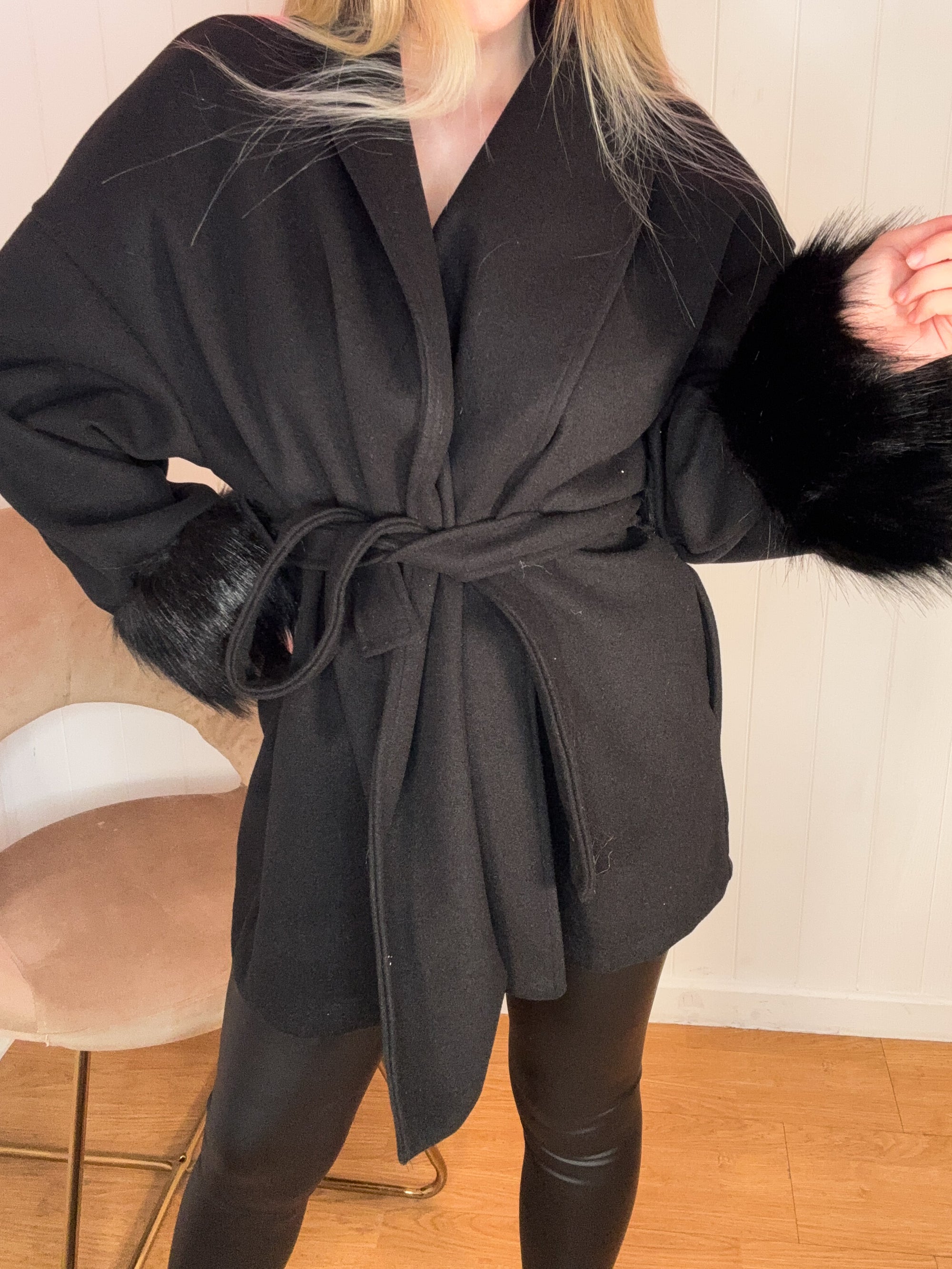 Veste longue à fourrure